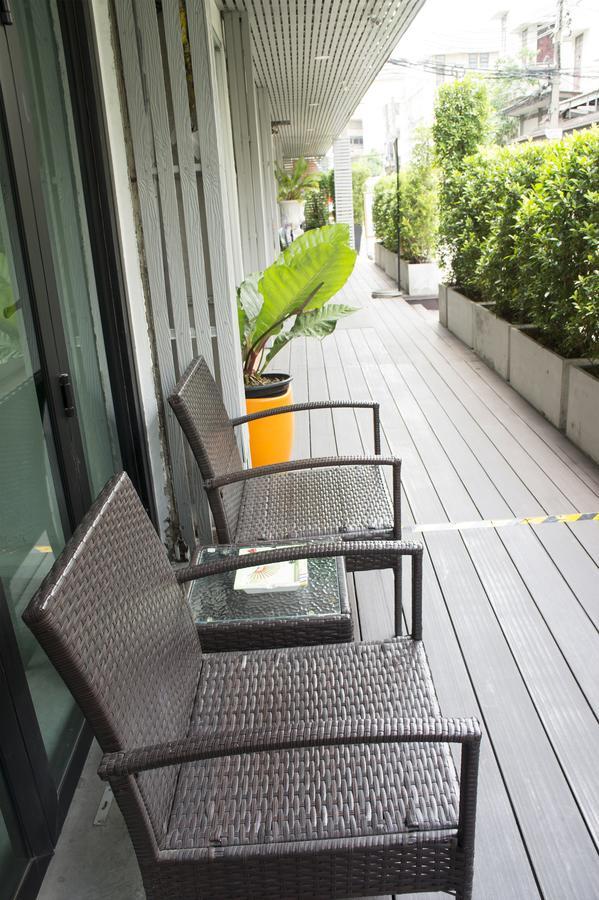 Ratchadamnoen Residence Bangkok Bagian luar foto