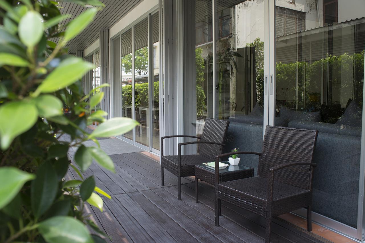 Ratchadamnoen Residence Bangkok Bagian luar foto