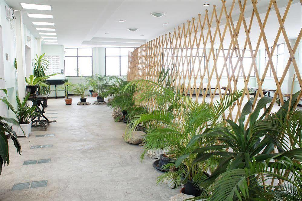 Ratchadamnoen Residence Bangkok Bagian luar foto