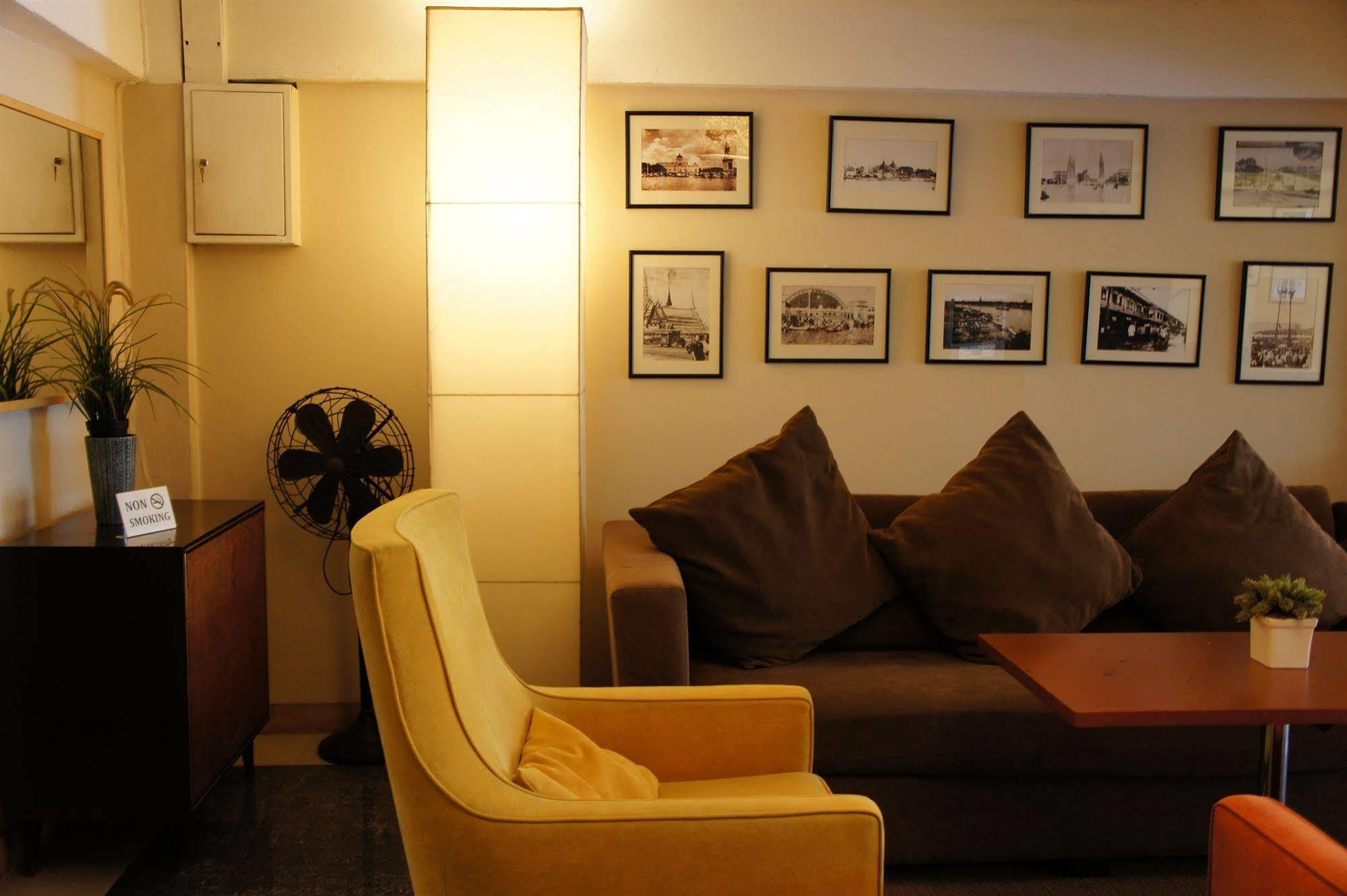Ratchadamnoen Residence Bangkok Bagian luar foto